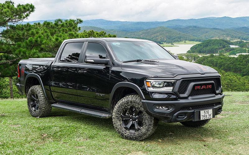 Giá xe Jeep Ram 1500 Rebel